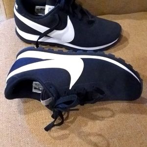 Nike shoes for women size 7.5
